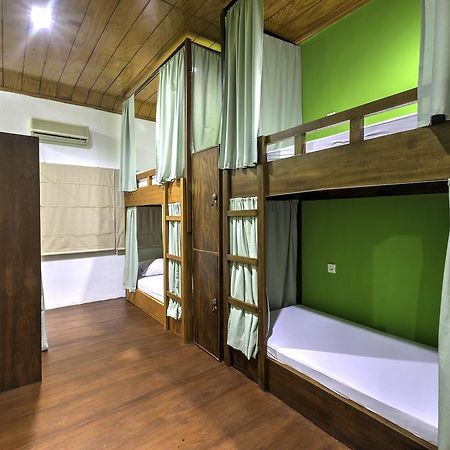 Riverside Hostel Padang Exterior photo